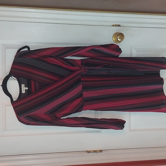 Berry-tone Striped, Split Sleeve, V-Neck faux wrap - Picture 2 of 11